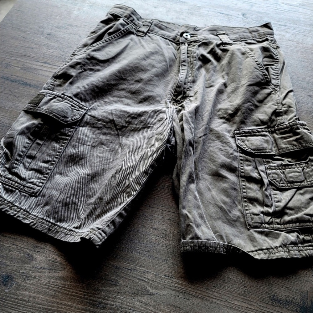 Wrangler perfect condition cargo shorts 32